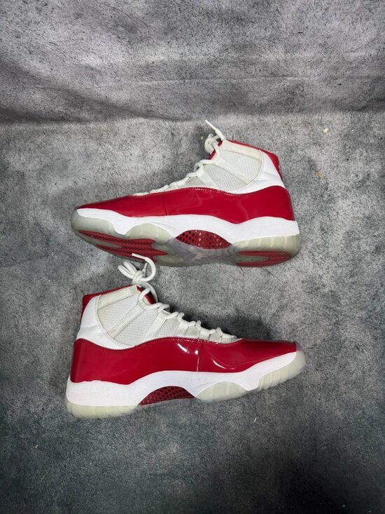 Size 12 | Jordan 11 Cherry No Box | Pre-Owned main image 10